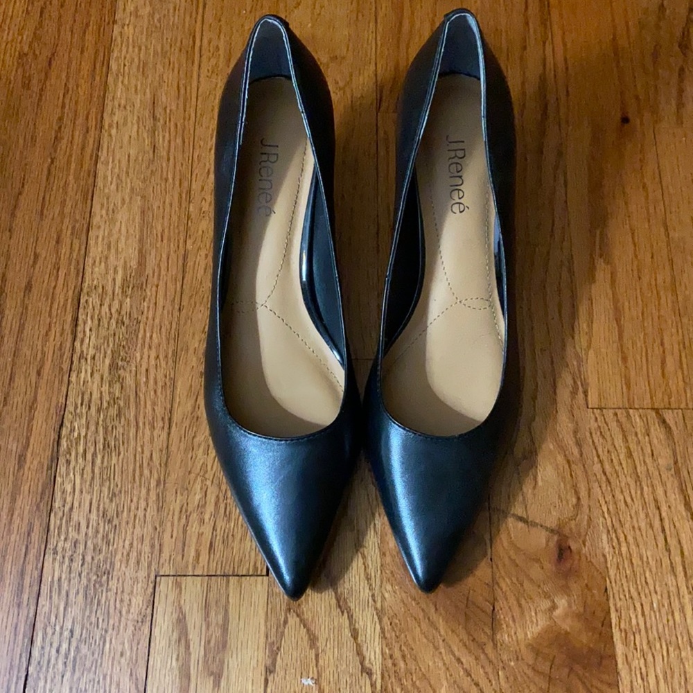 Unworn Black J.Renee Close Toe Heels in size 9.5